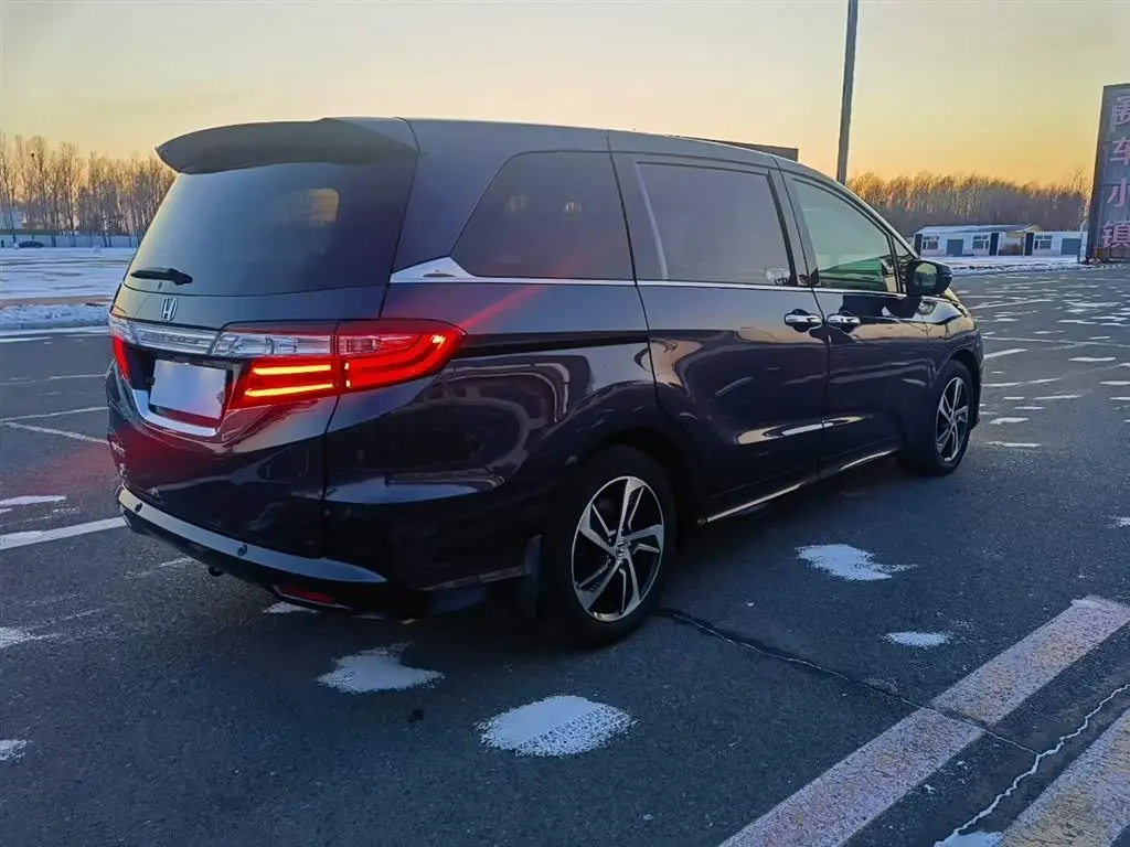Honda Odyssey 2015 — Photo 6/11