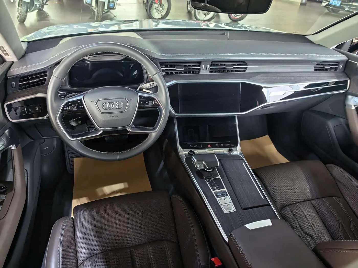Audi A7L 2023 — Şəkil 4/9