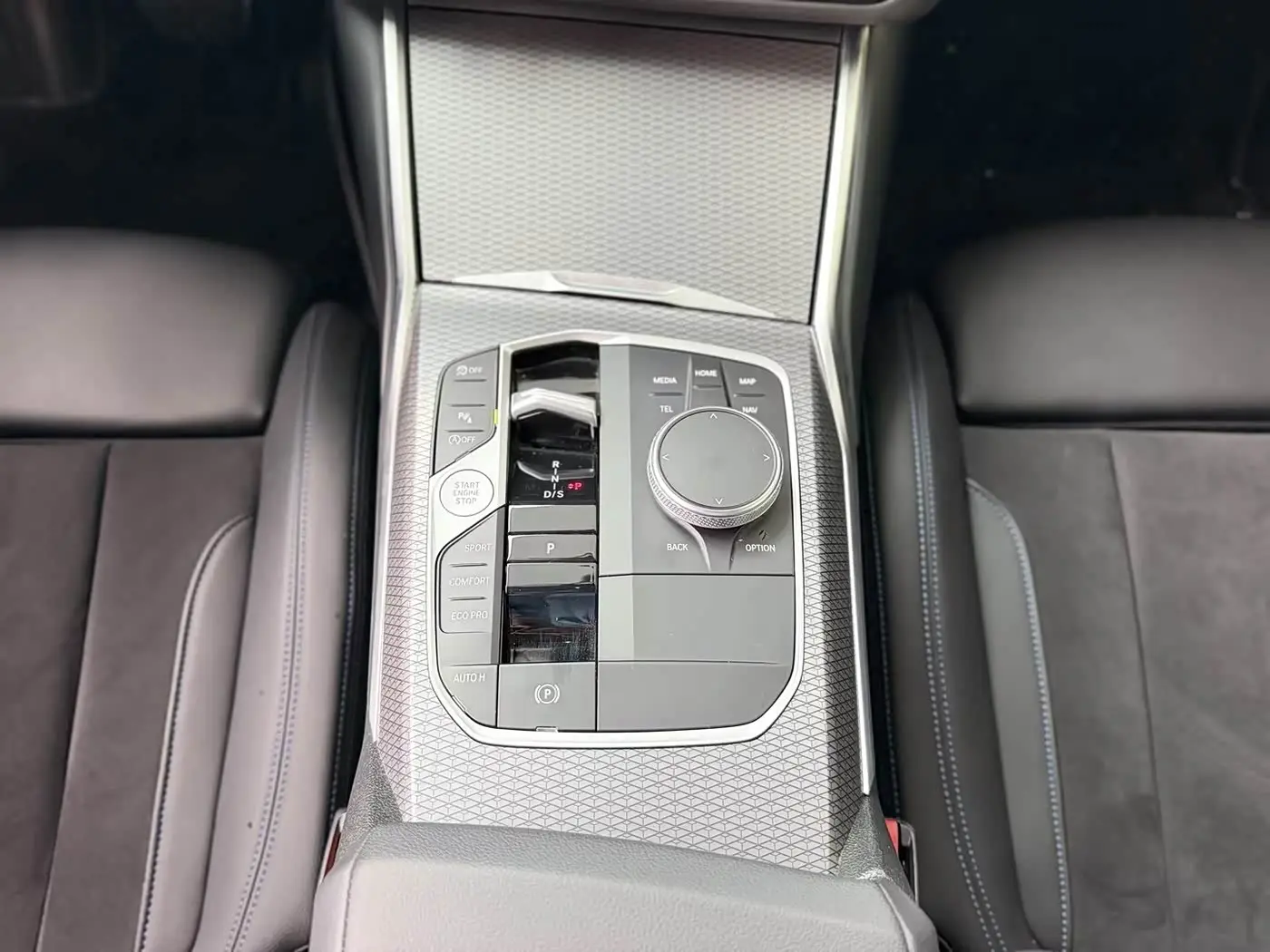 BMW 2 Series 2024 — Photo 12/13