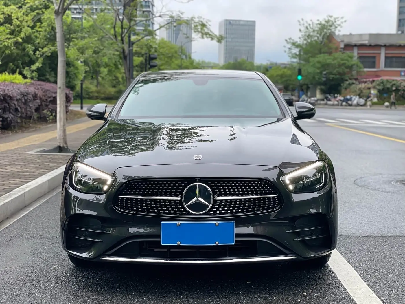 Mercedes-Benz E-Class 2023 — Photo 2/19
