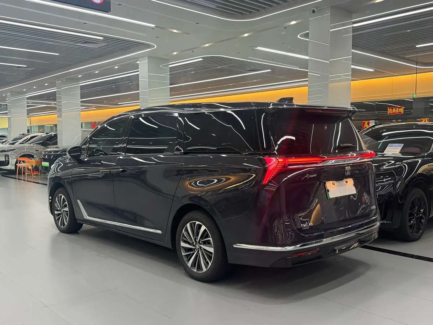 Buick GL8 New Energy 2025 — Photo 3/11