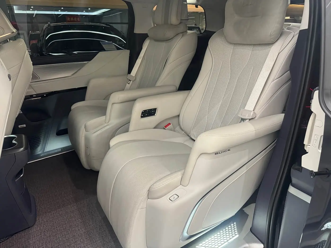 Buick GL8 New Energy 2025 — Photo 7/11