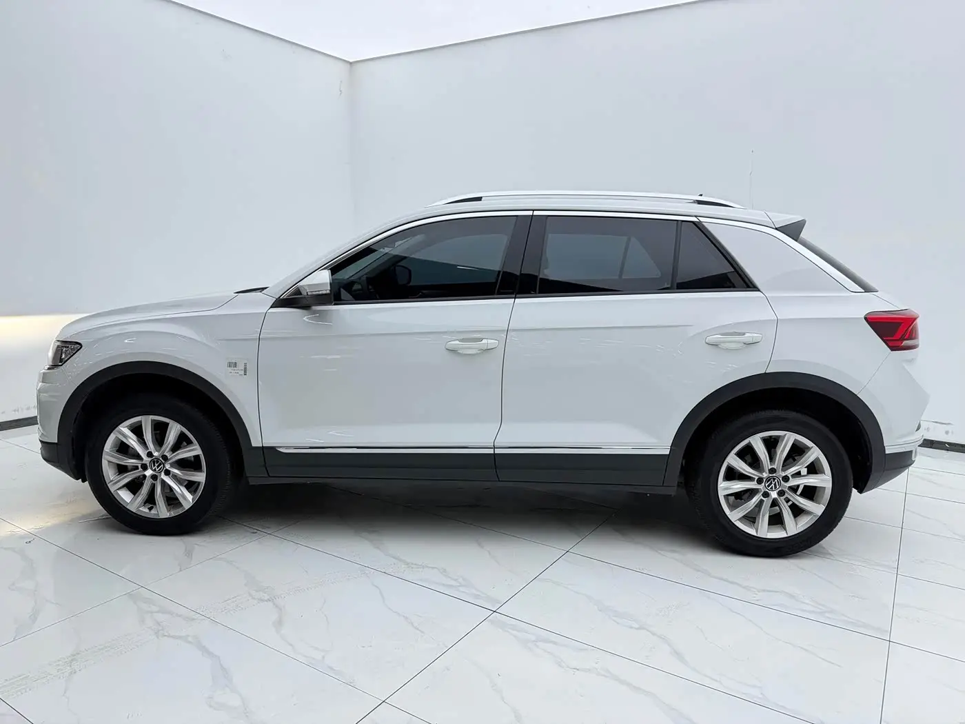 Volkswagen T-ROC 2022 — Photo 3/18