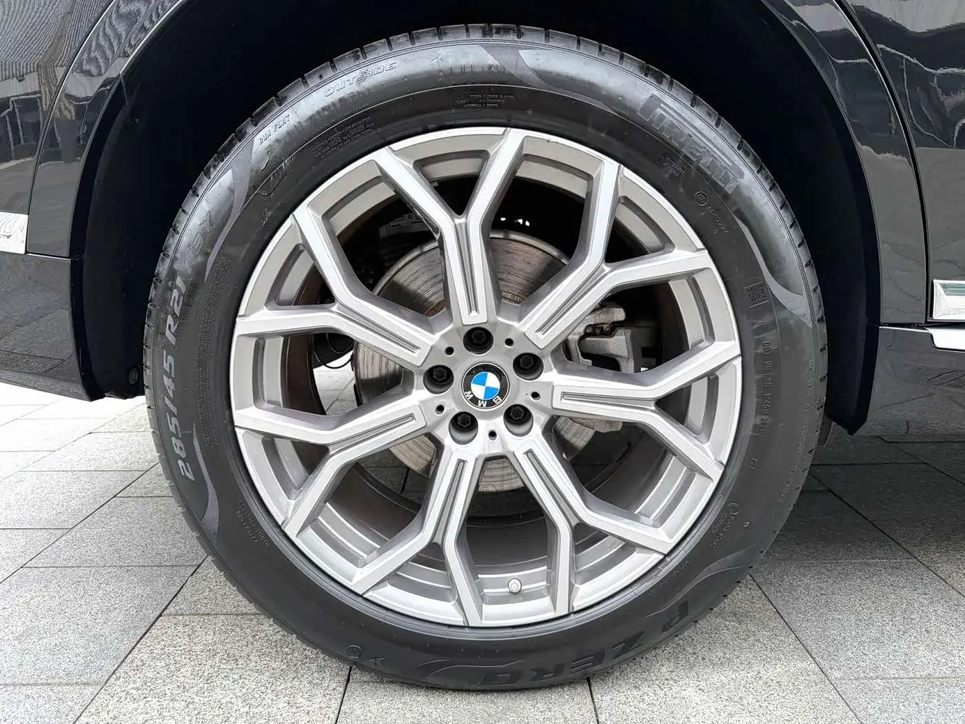BMW X7 2021 — Фото 17/20
