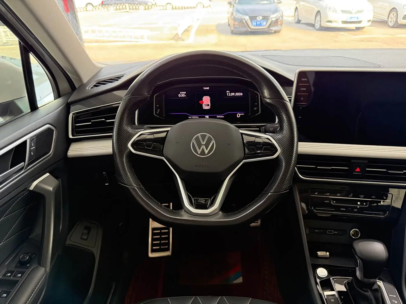 Volkswagen Tiguan L 2021 — Фото 8/13