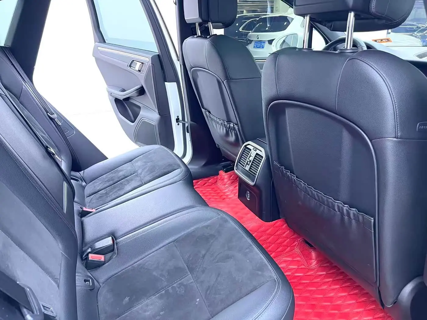 Porsche Macan 2019 — Photo 9/15