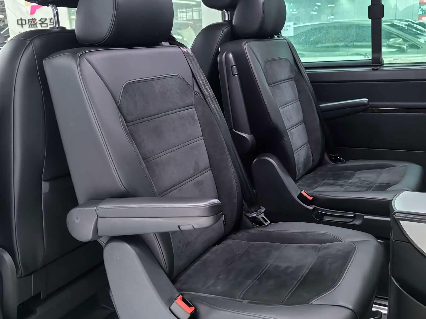 Volkswagen Multivan 2019 — Фото 14/18