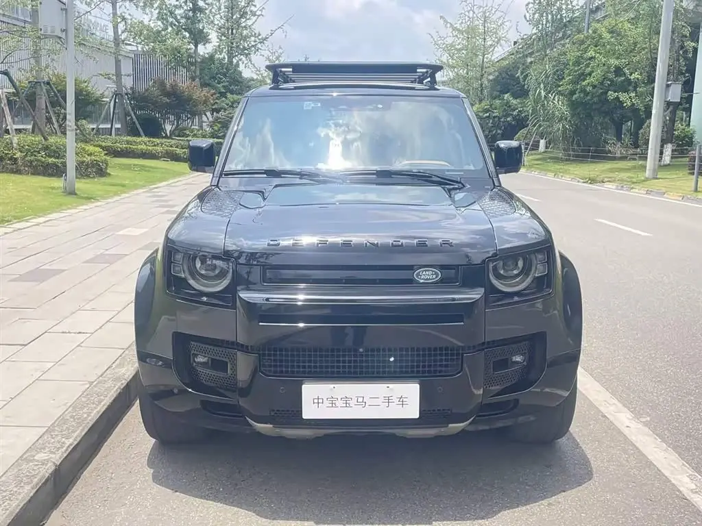 Land Rover Defender 2023 — Photo 6/20