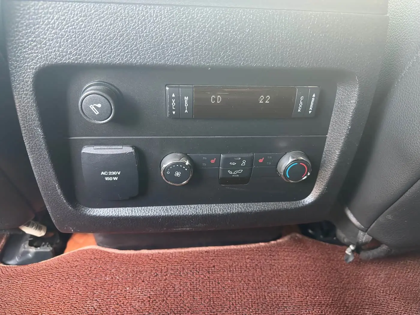 Lincoln Navigator 2018 — Photo 9/16