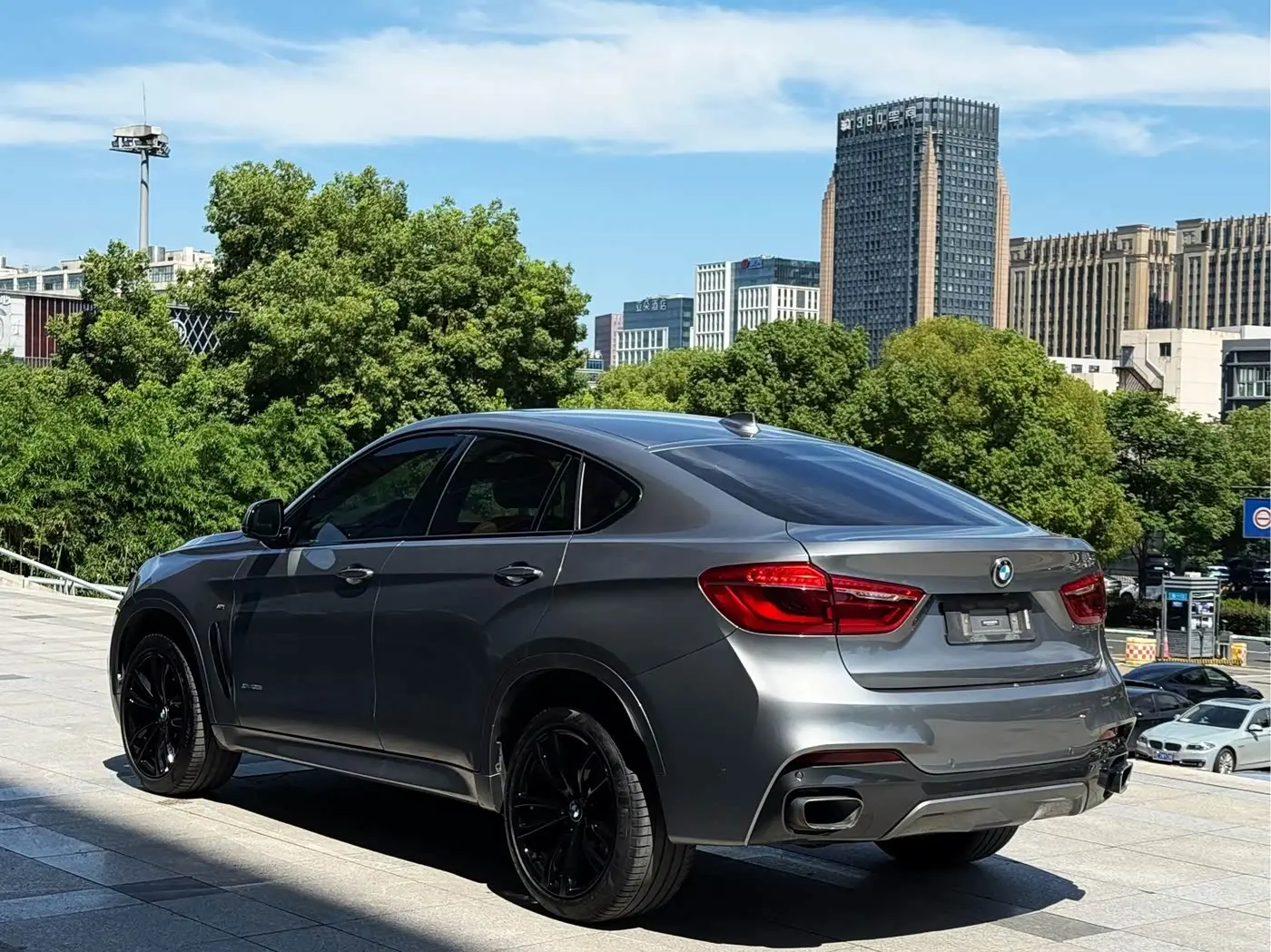 BMW X6 2019 — Фото 5/11