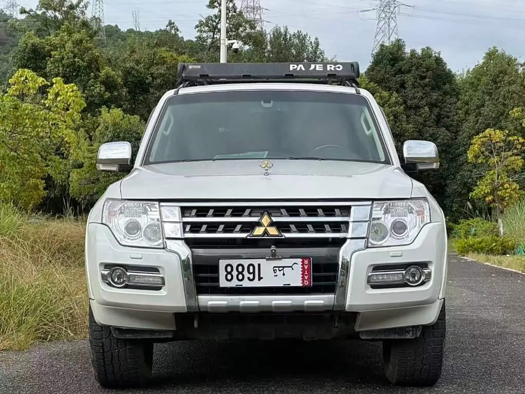 Mitsubishi Pajero 2018 — ფოტო 2/9