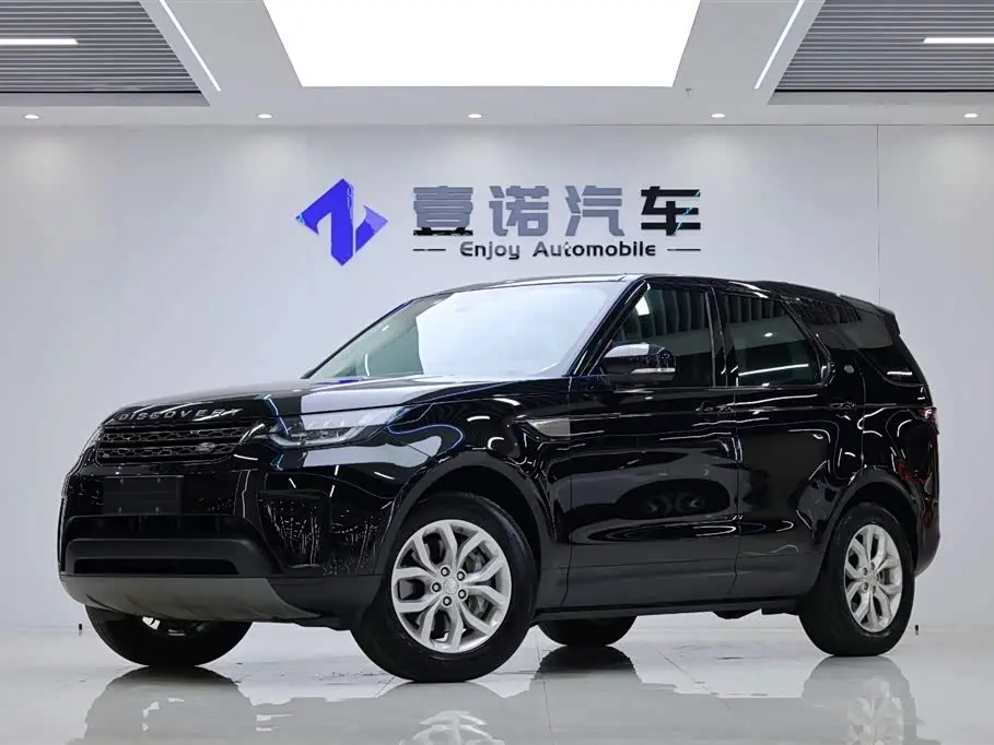 Land Rover Discovery 2018 — Фото 1/20