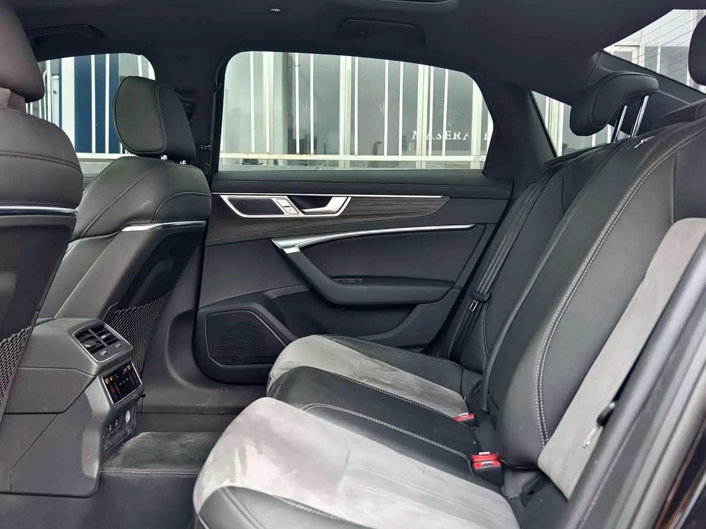 Audi A6L 2024 — Photo 13/18