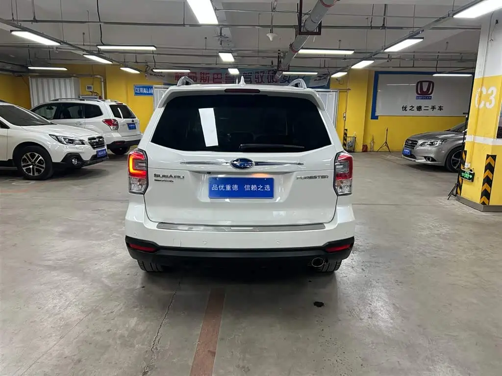Subaru Forester 2017 — ფოტო 7/17