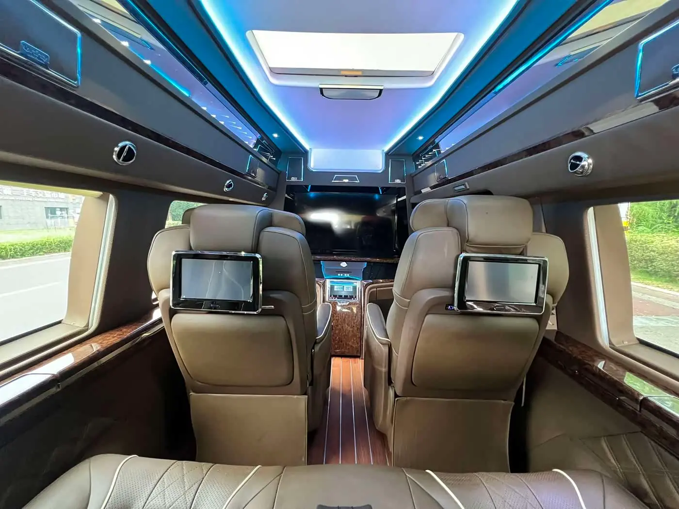 GMC Savana 2018 — Photo 18/20