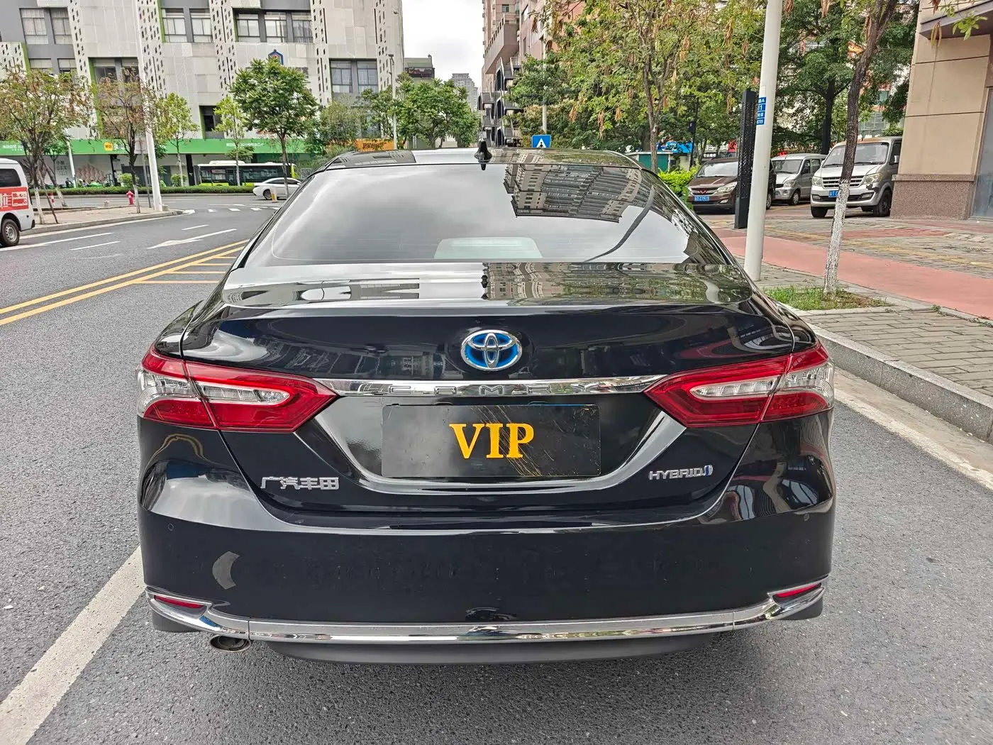 Toyota Camry 2023 — Фото 5/9
