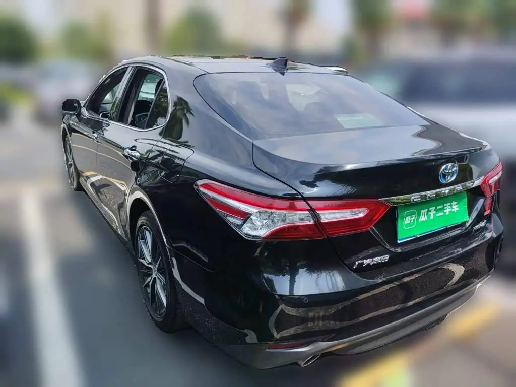 Toyota Camry 2021 — Photo 4/20
