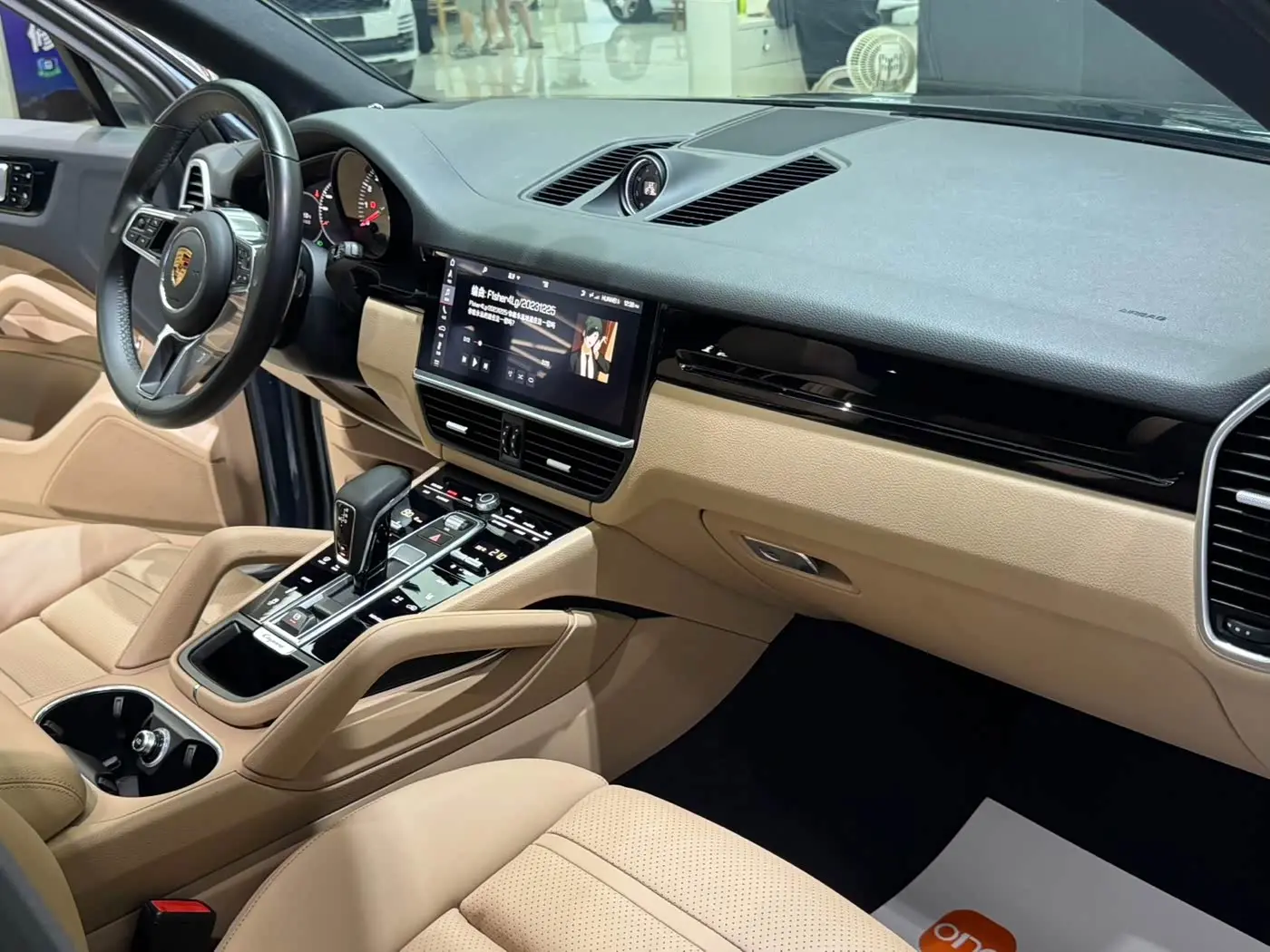 Porsche Cayenne 2019 — Фото 14/17