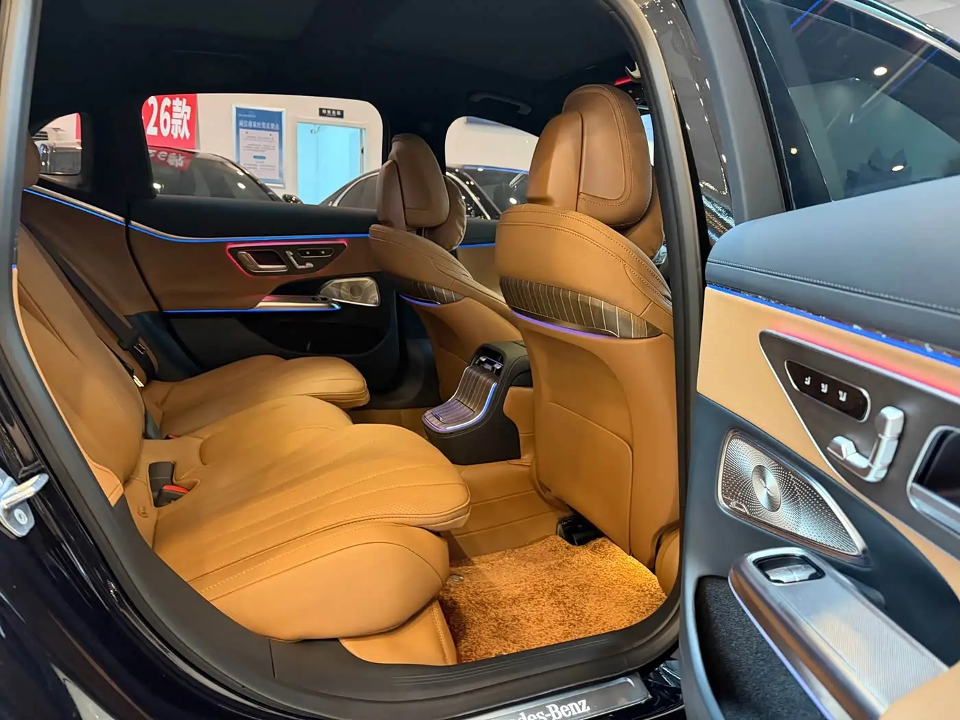 Mercedes-Benz E-Class 2026 — Фото 13/18