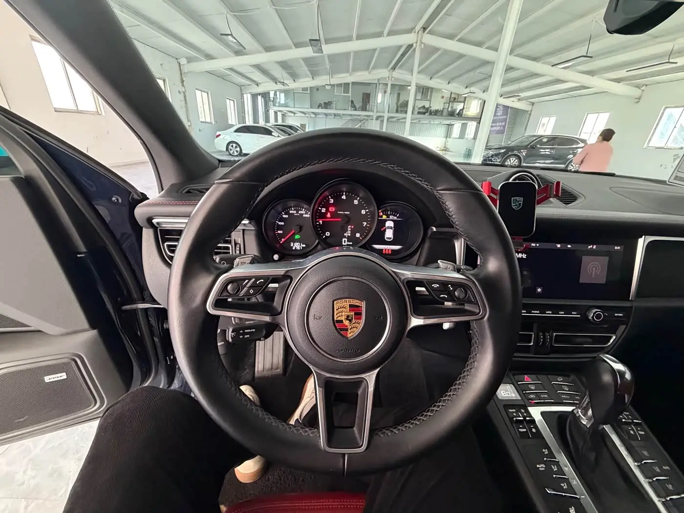 Porsche Macan 2020 — Photo 9/14