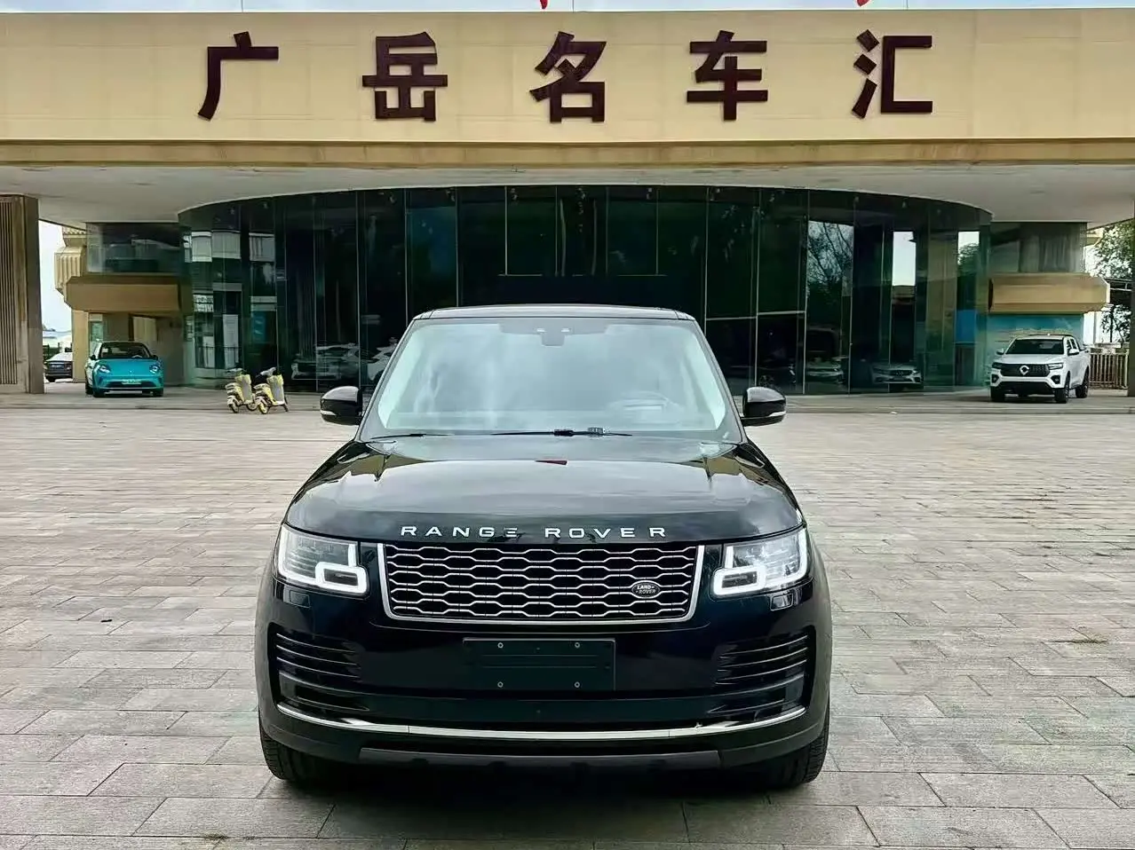 Land Rover Range Rover 2020 — Фото 3/17