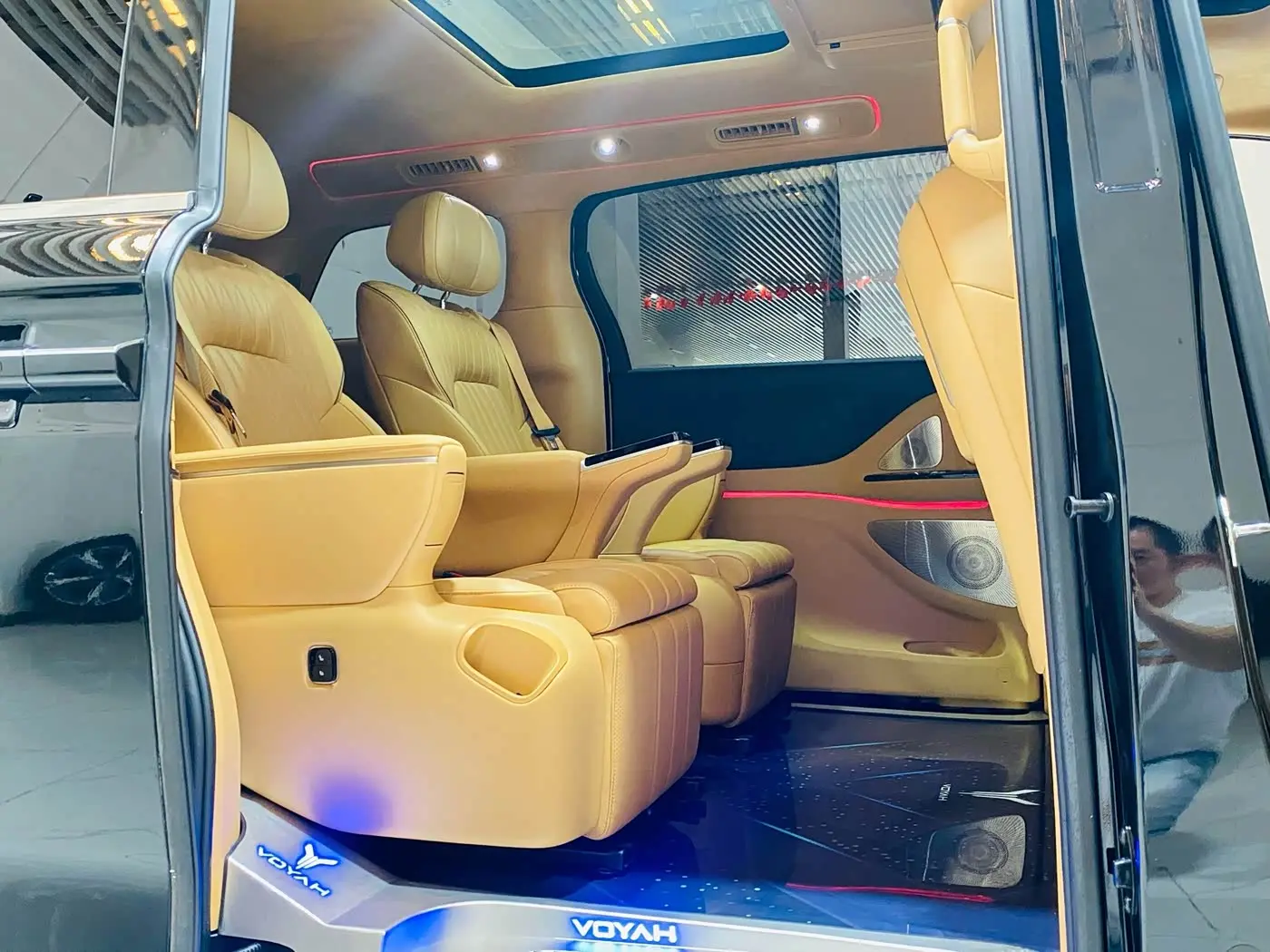 Voyah Auto Voyah Dreamer 2024 — Photo 19/20