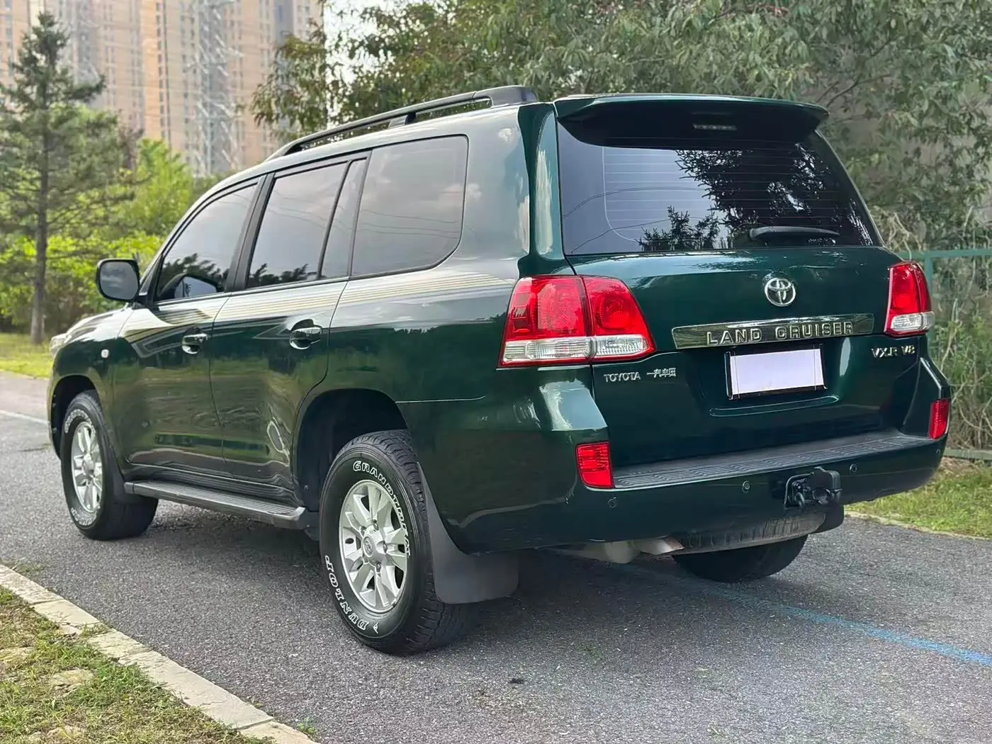 Toyota Land Cruiser 2010 — Photo 7/13