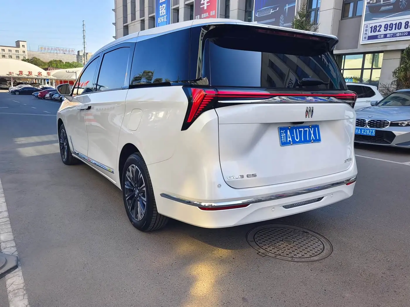 Buick GL8 2025 — Photo 7/9