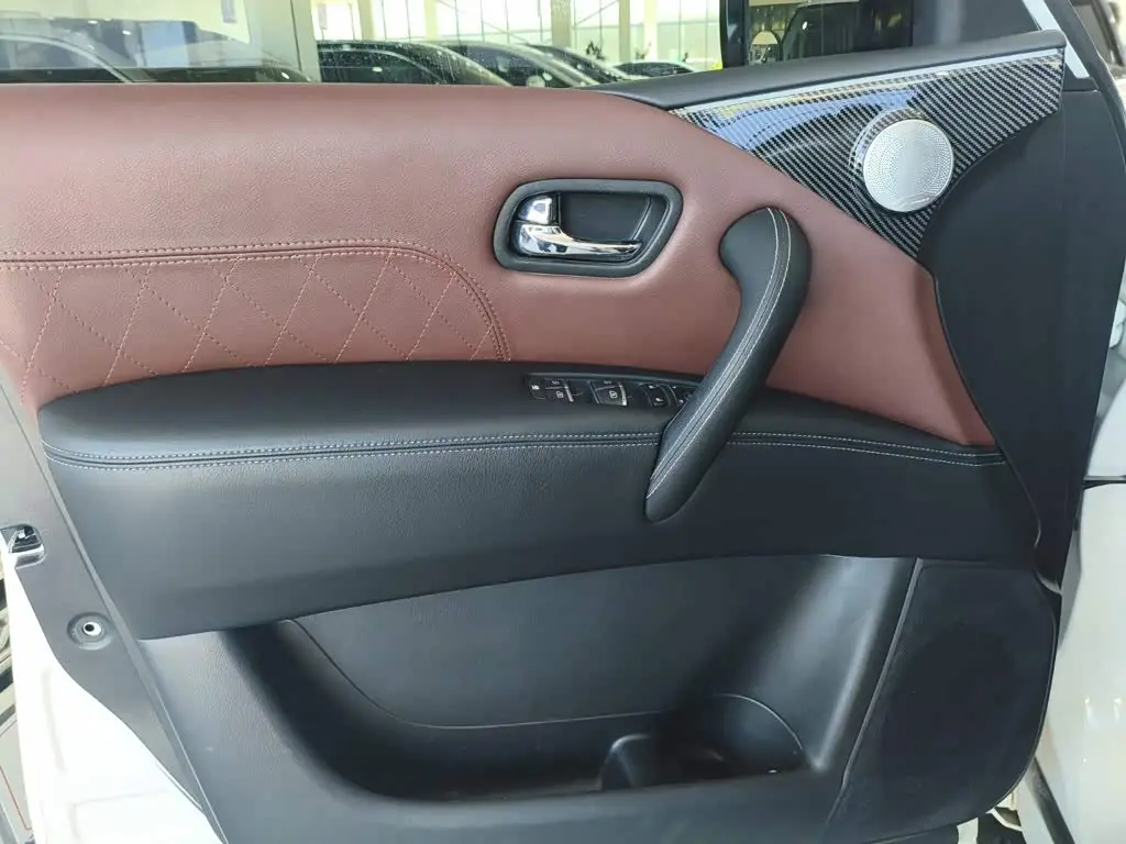 Nissan Patrol 2020 — Photo 7/19