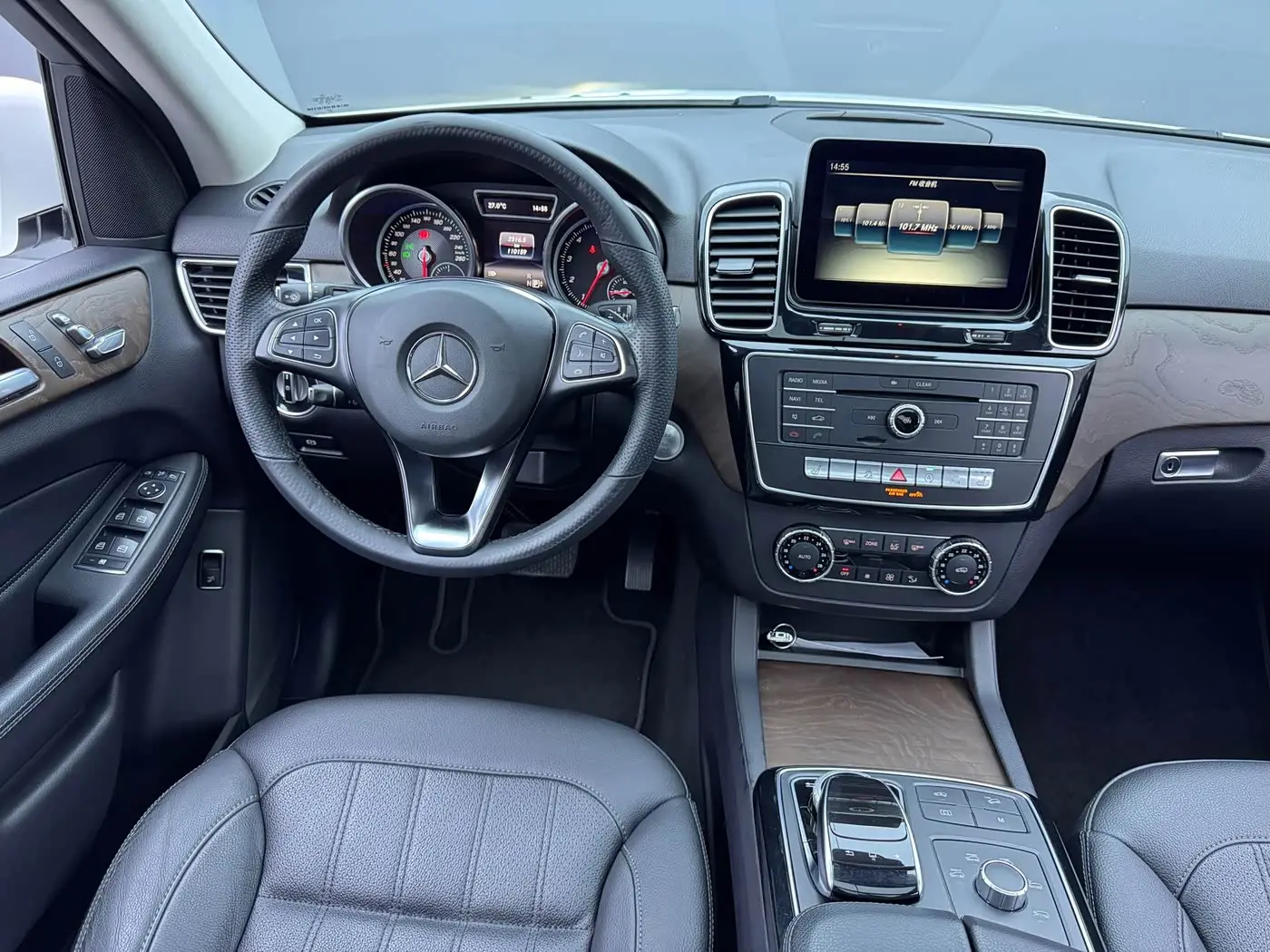Mercedes-Benz GLE 2016 — Фото 13/20