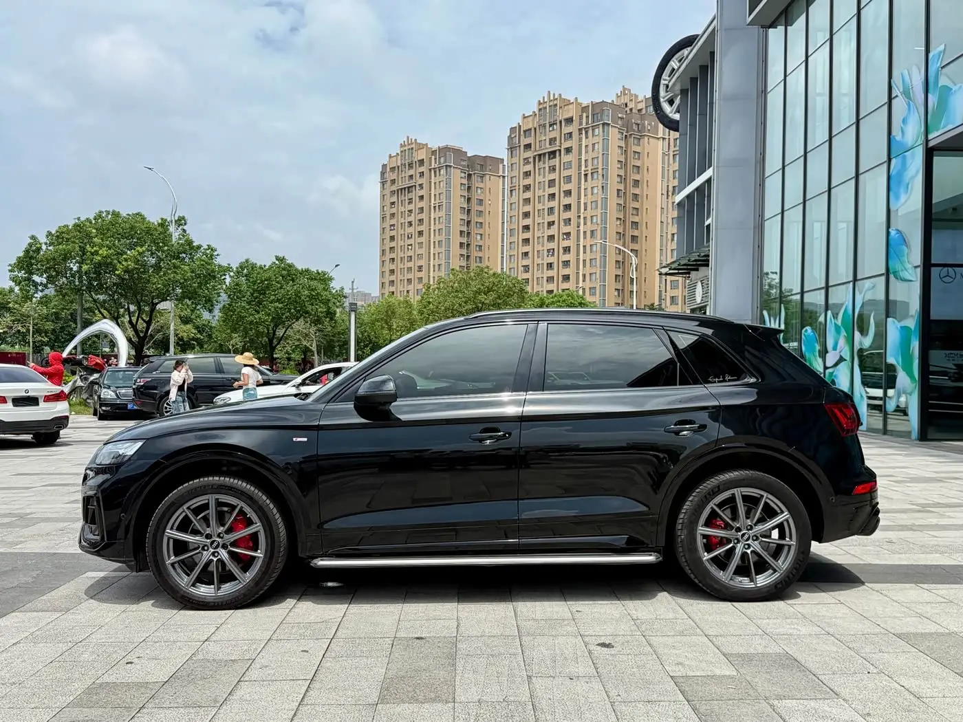 Audi Q5L 2022 — Şəkil 4/20