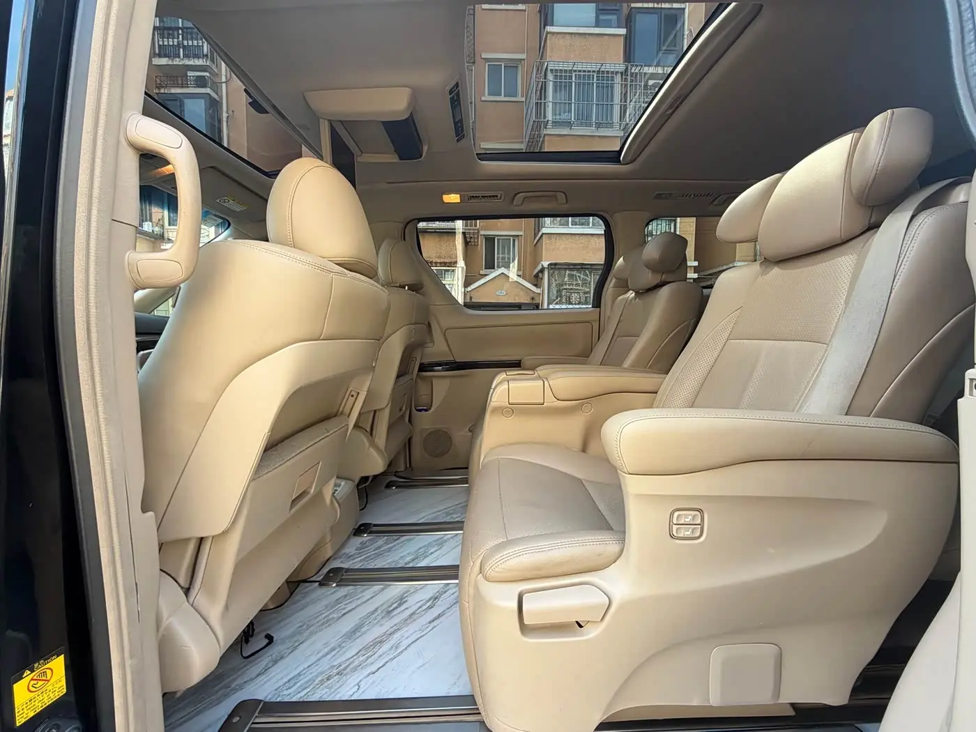 Toyota Alphard 2010 — ფოტო 9/19