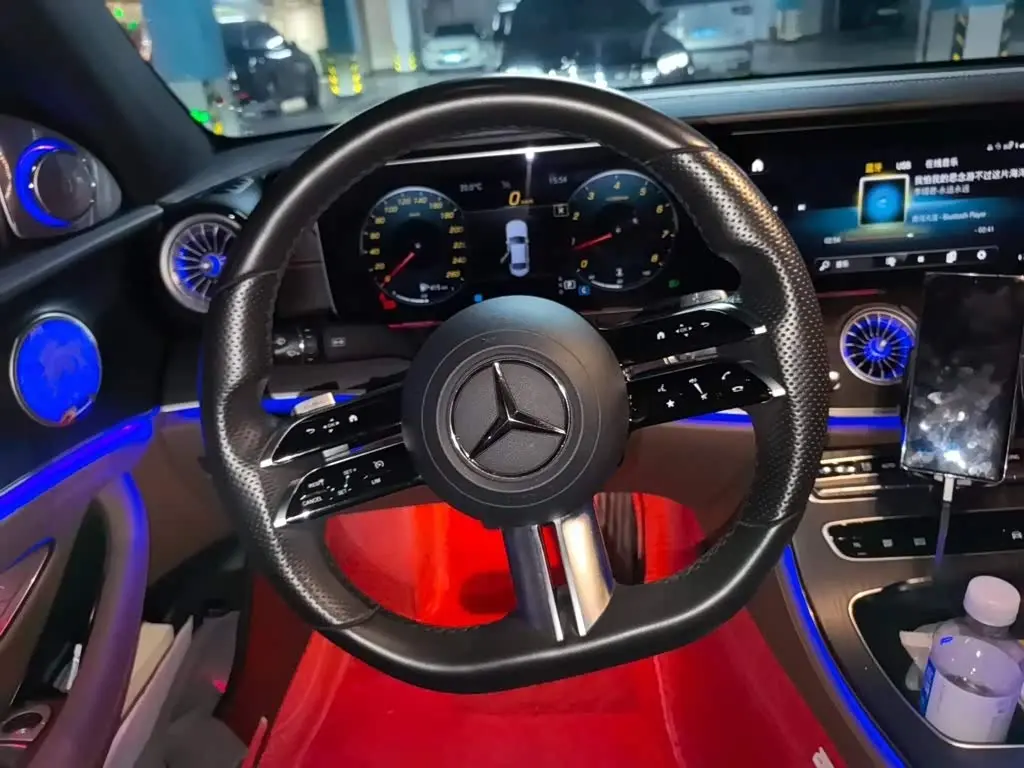 Mercedes-Benz E-Class 2021 — Photo 6/20