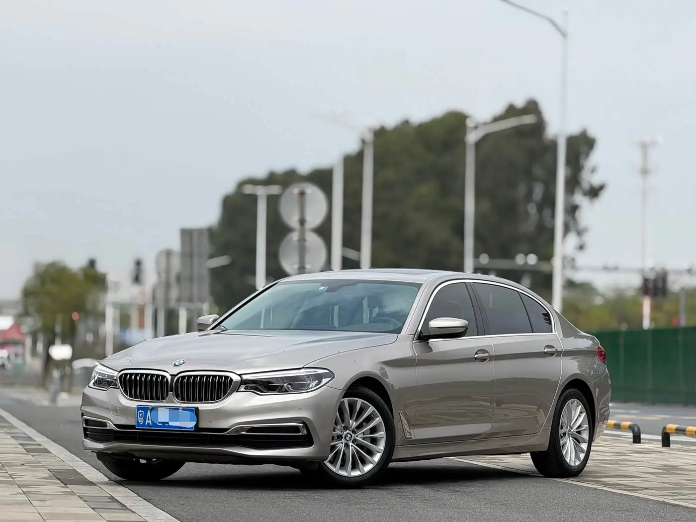 BMW 5 Series 2019 — Photo 1/20