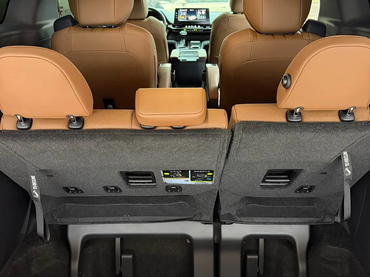 Toyota Sienna 2026 — Şəkil 10/12