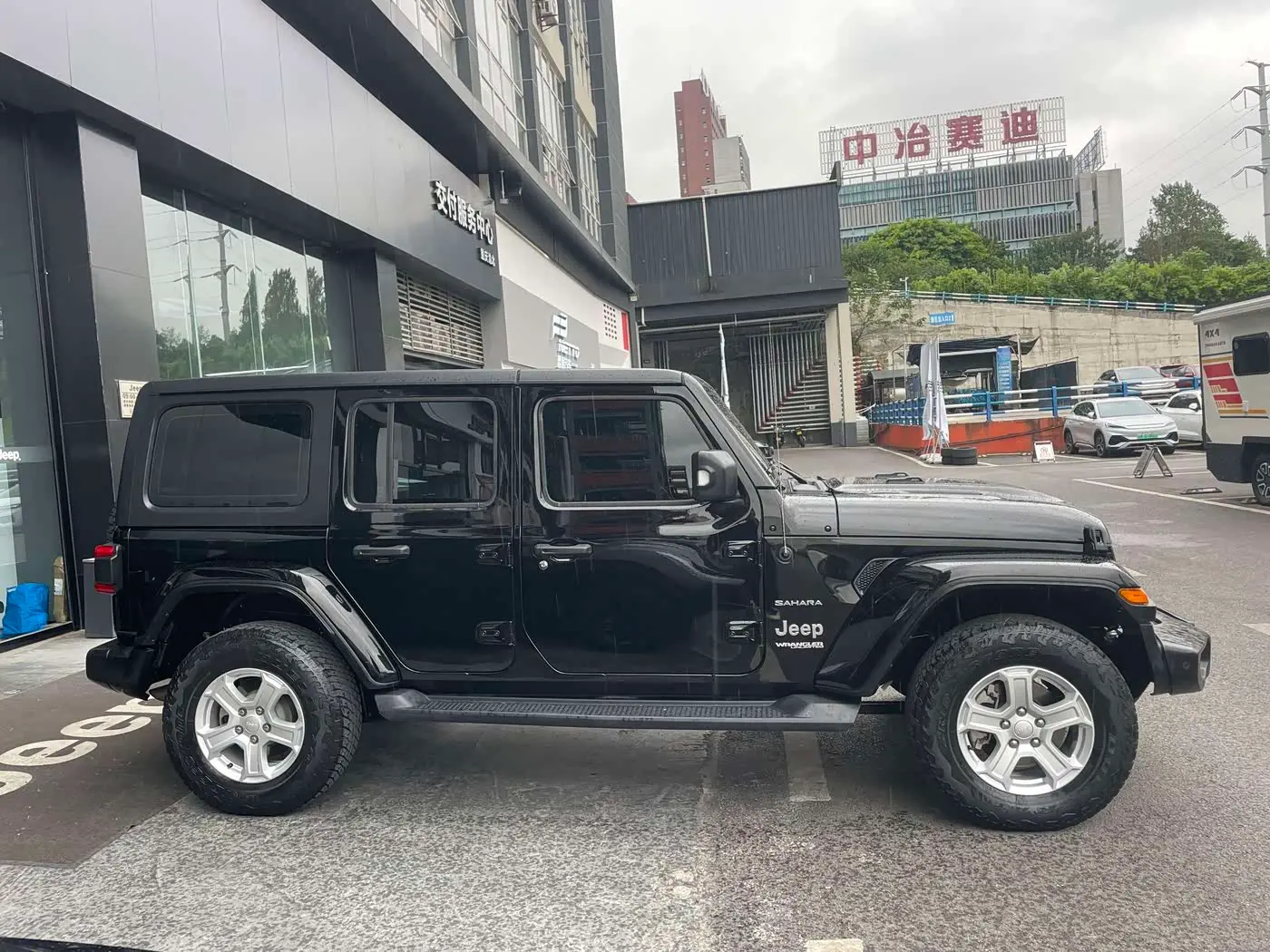 Jeep Wrangler 2018 — Фото 8/15
