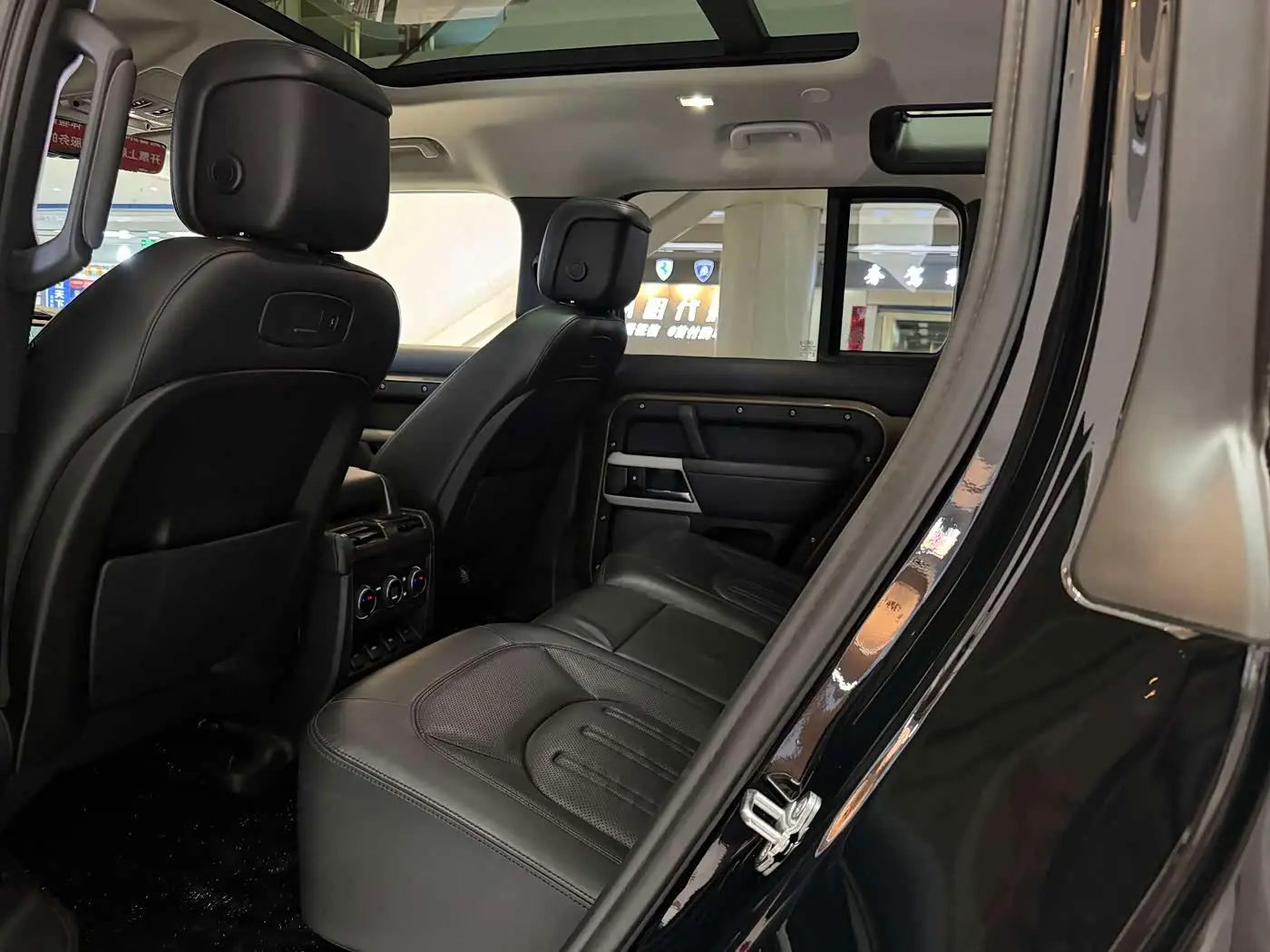 Land Rover Defender 2021 — Şəkil 7/14