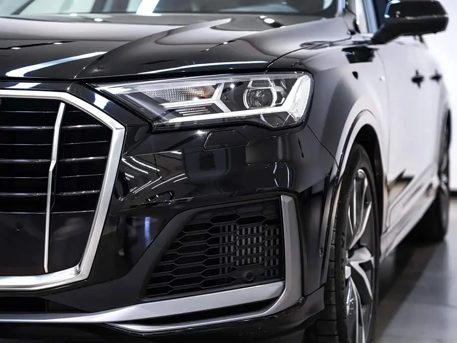 Audi Q7 2023 — Şəkil 10/20