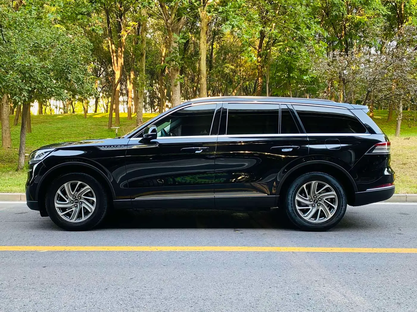 Lincoln Aviator 2021 — Photo 4/18