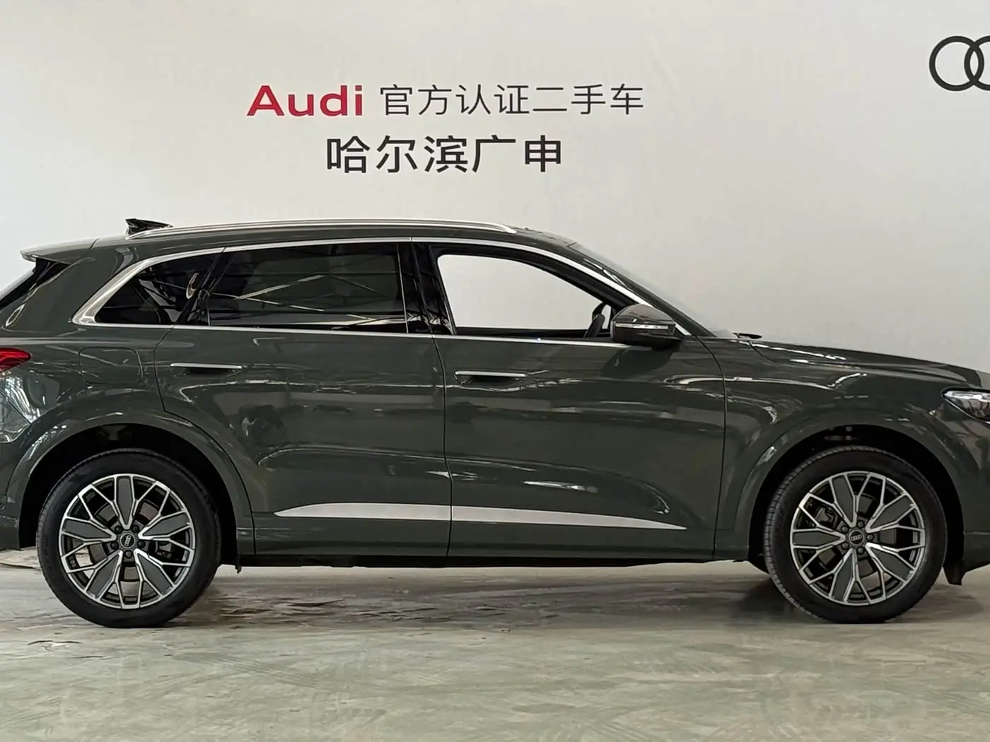 Audi Q5L 2025 — Фото 5/15