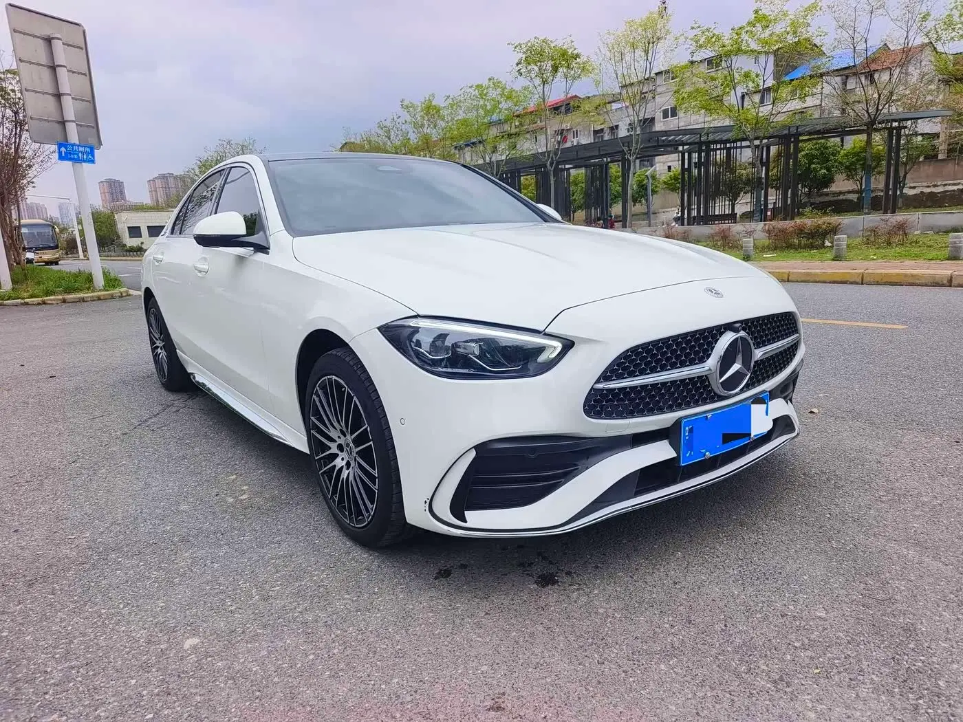 Mercedes-Benz C-Class 2025 — Фото 3/9