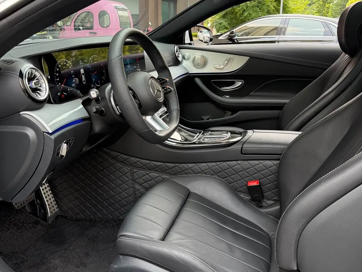 Mercedes-Benz E-Class 2023 — Фото 3/18