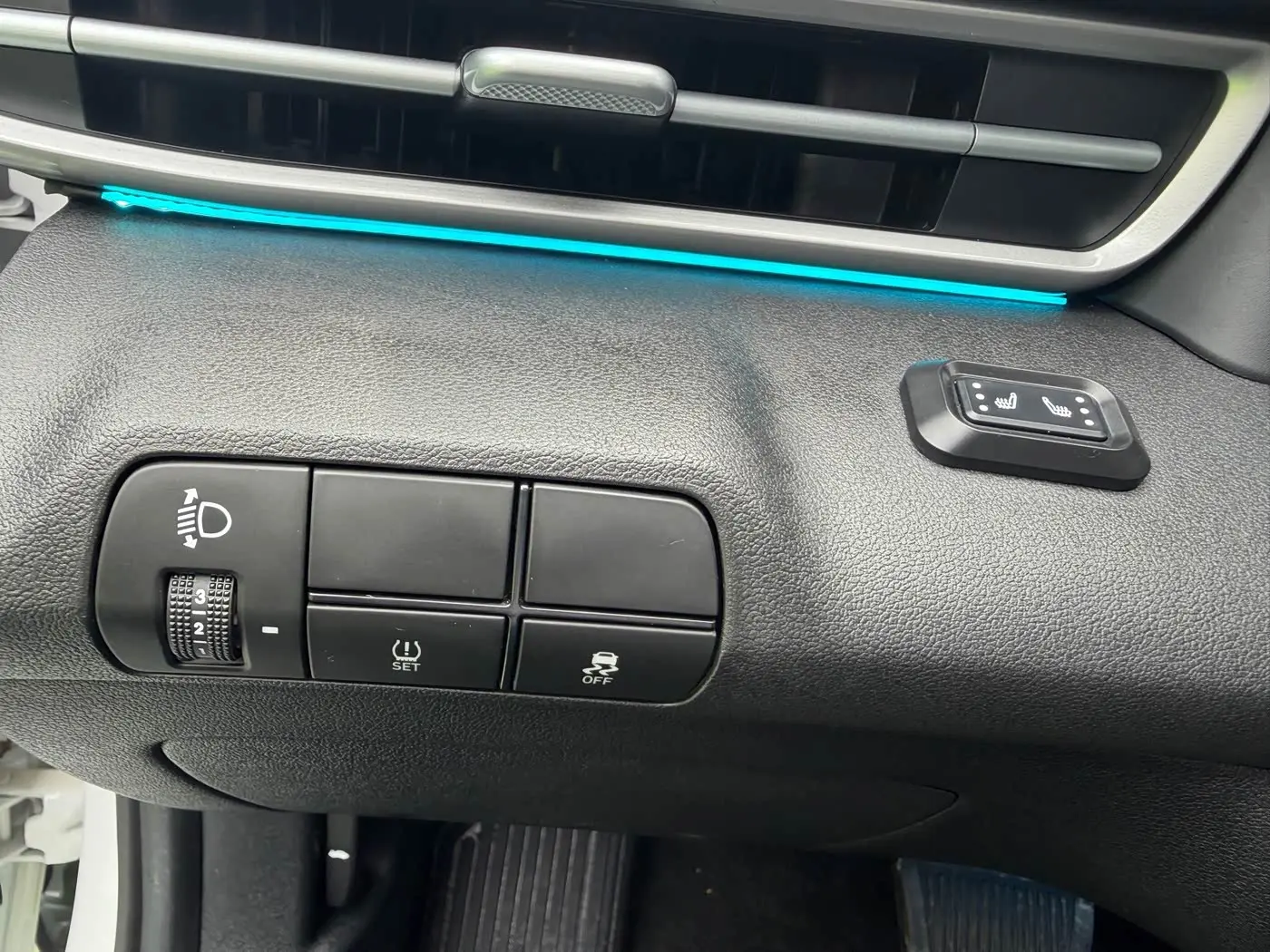 Hyundai Elantra 2023 — Photo 14/15