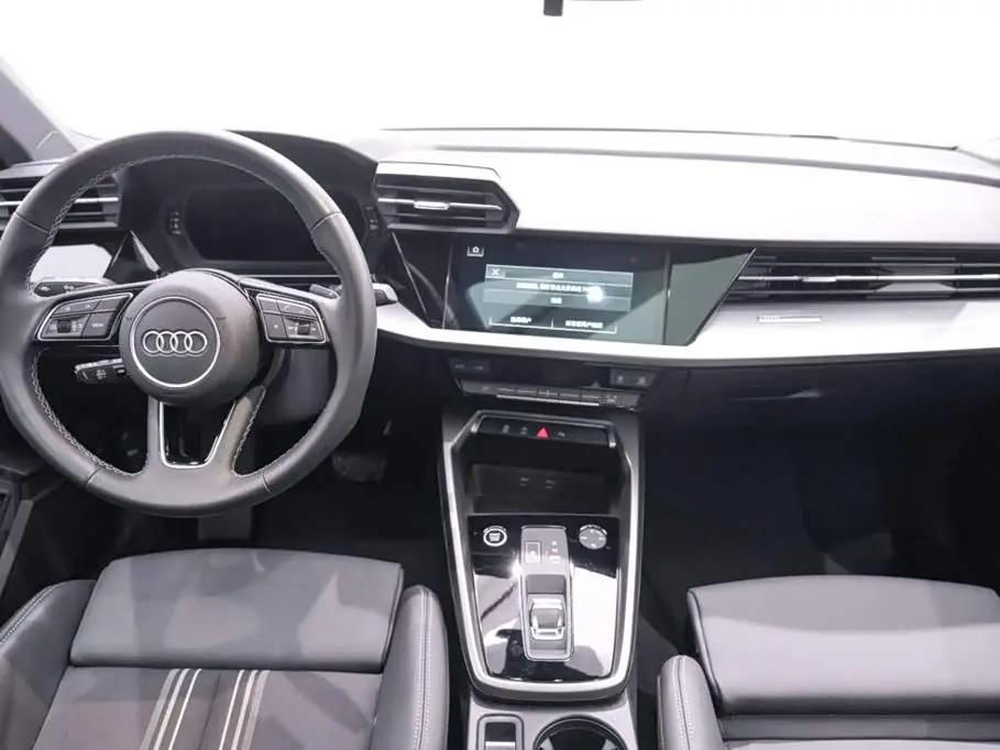 Audi A3 2023 — Şəkil 14/20