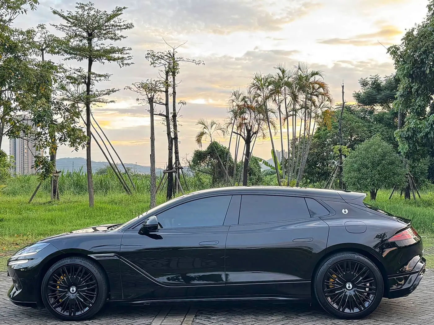 Denza Z9GT 2025 — Photo 8/20