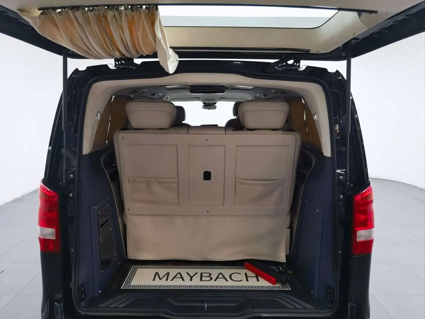 Mercedes-Benz Vito 2021 — Photo 6/20