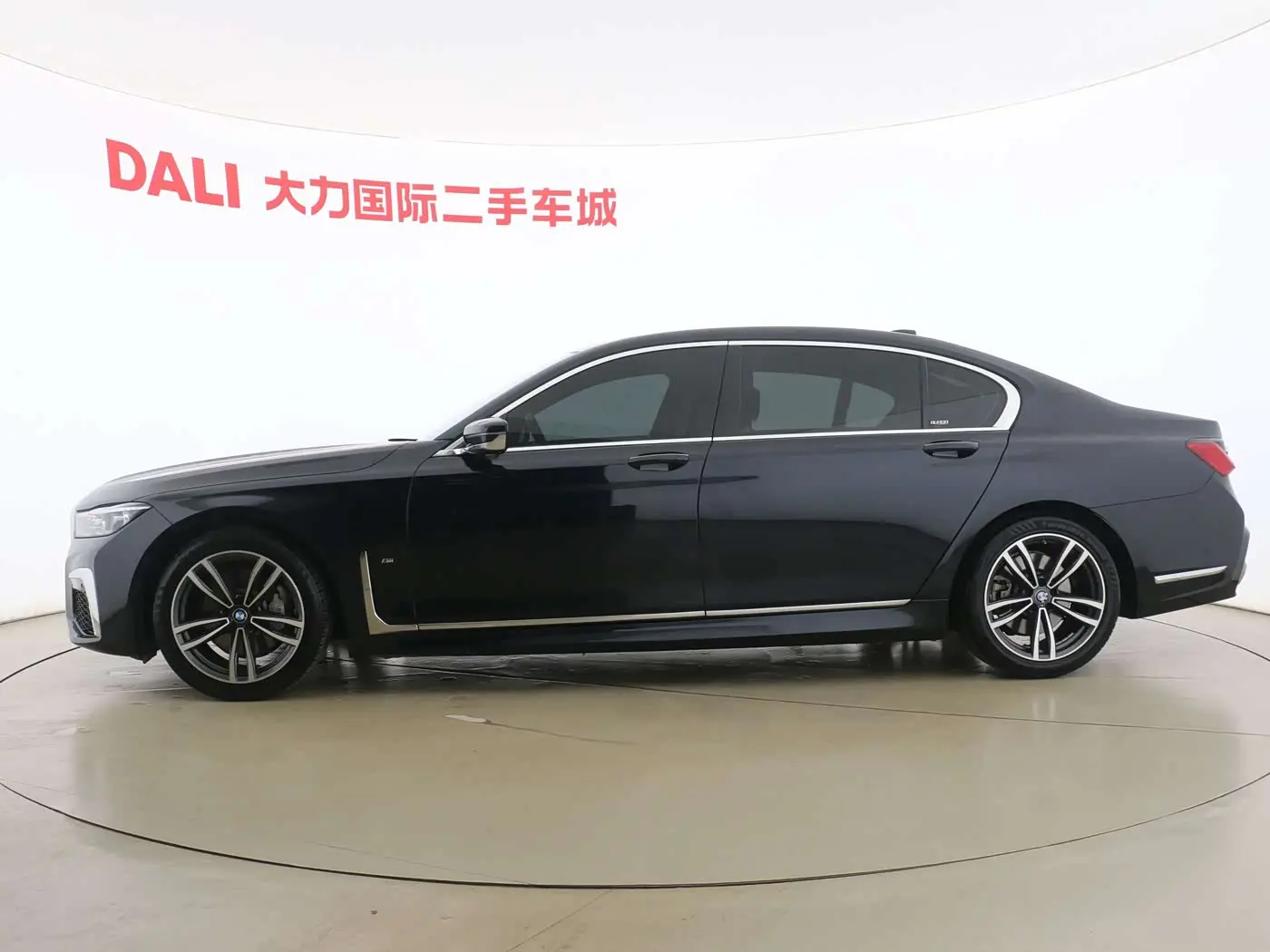 BMW 7 Series 2020 — Photo 8/16