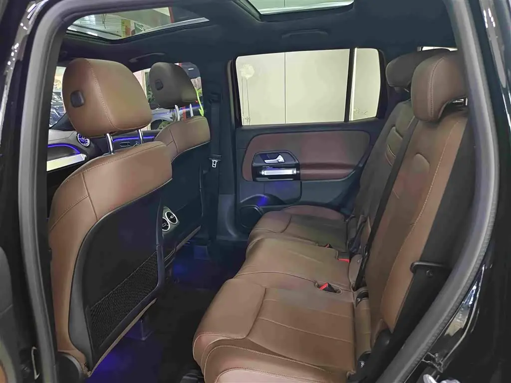 Mercedes-Benz GLB 2023 — Фото 5/18