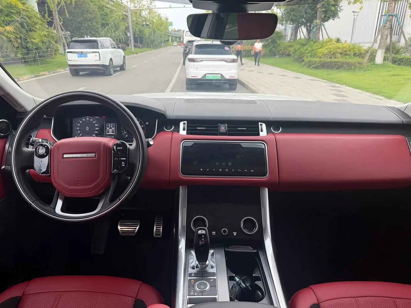 Land Rover Range Rover Sport 2018 — Фото 16/20