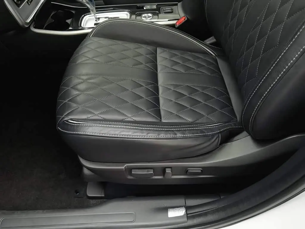 Mitsubishi Outlander 2020 — Photo 20/20